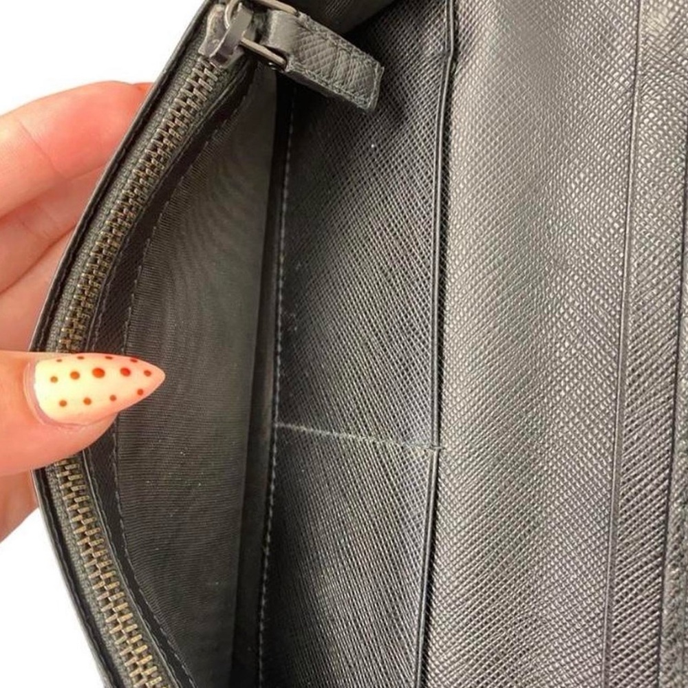 🔥 Prada Wallet 🔥 - Picture 5 of 6